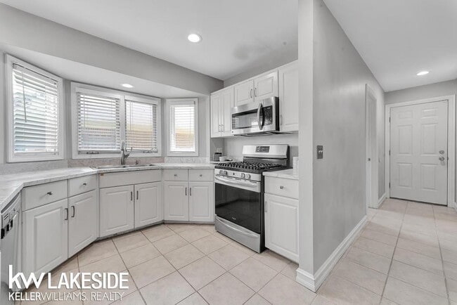 Building Photo - 51460 Blue Spruce Dr