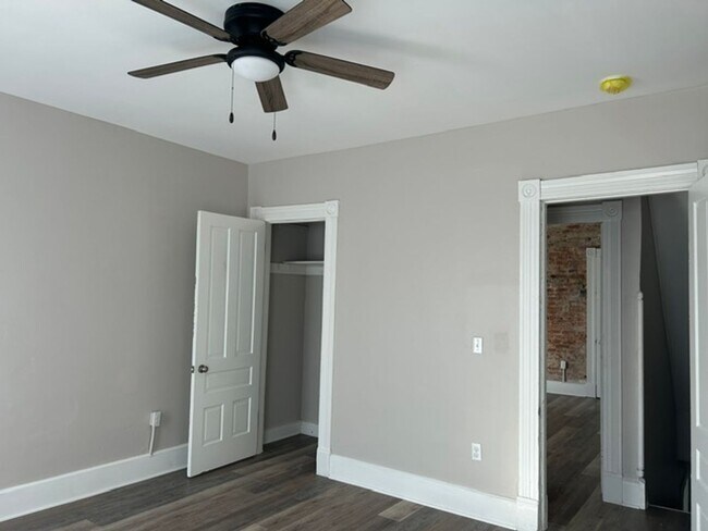 Building Photo - 19-21 S. Van Lear St.