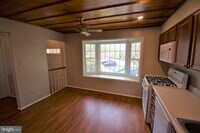 Building Photo - 8243 Cedar Landing Ct