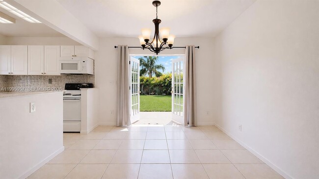 Building Photo - 15305 SW 104th Ave