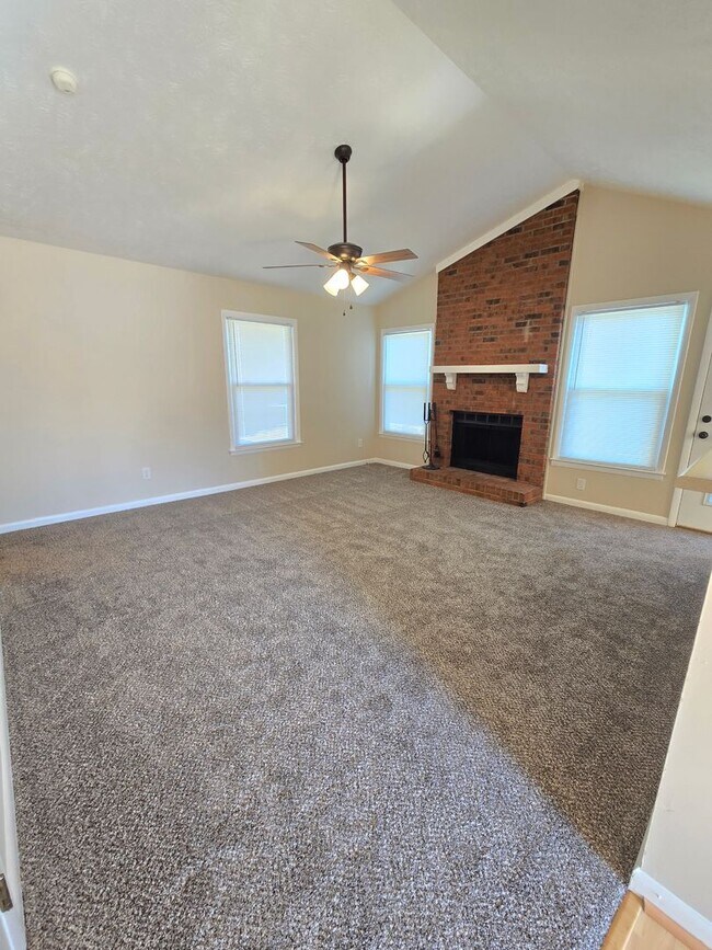 Building Photo - Cozy home for rent