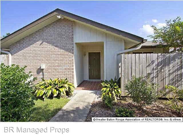 Primary Photo - 2 br, 2 bath House - 8029 Summa Ave. #A