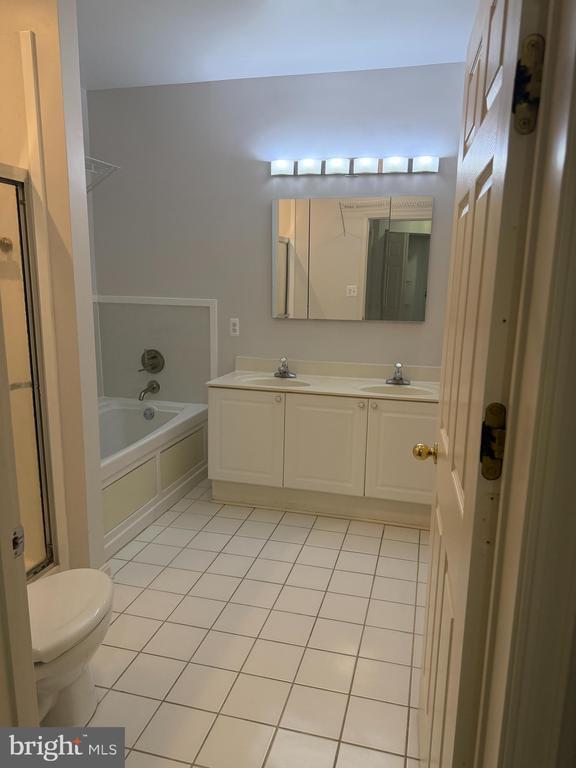 Building Photo - 8181 Carnegie Hall Ct