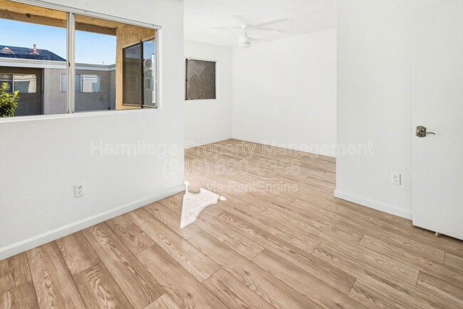 Building Photo - 35 Kazan St