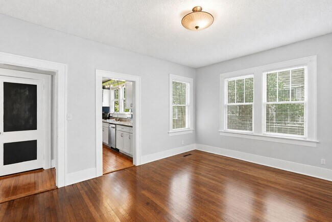 Building Photo - 431 E 50th St