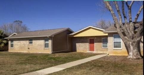 Building Photo - 1200 E Frio St