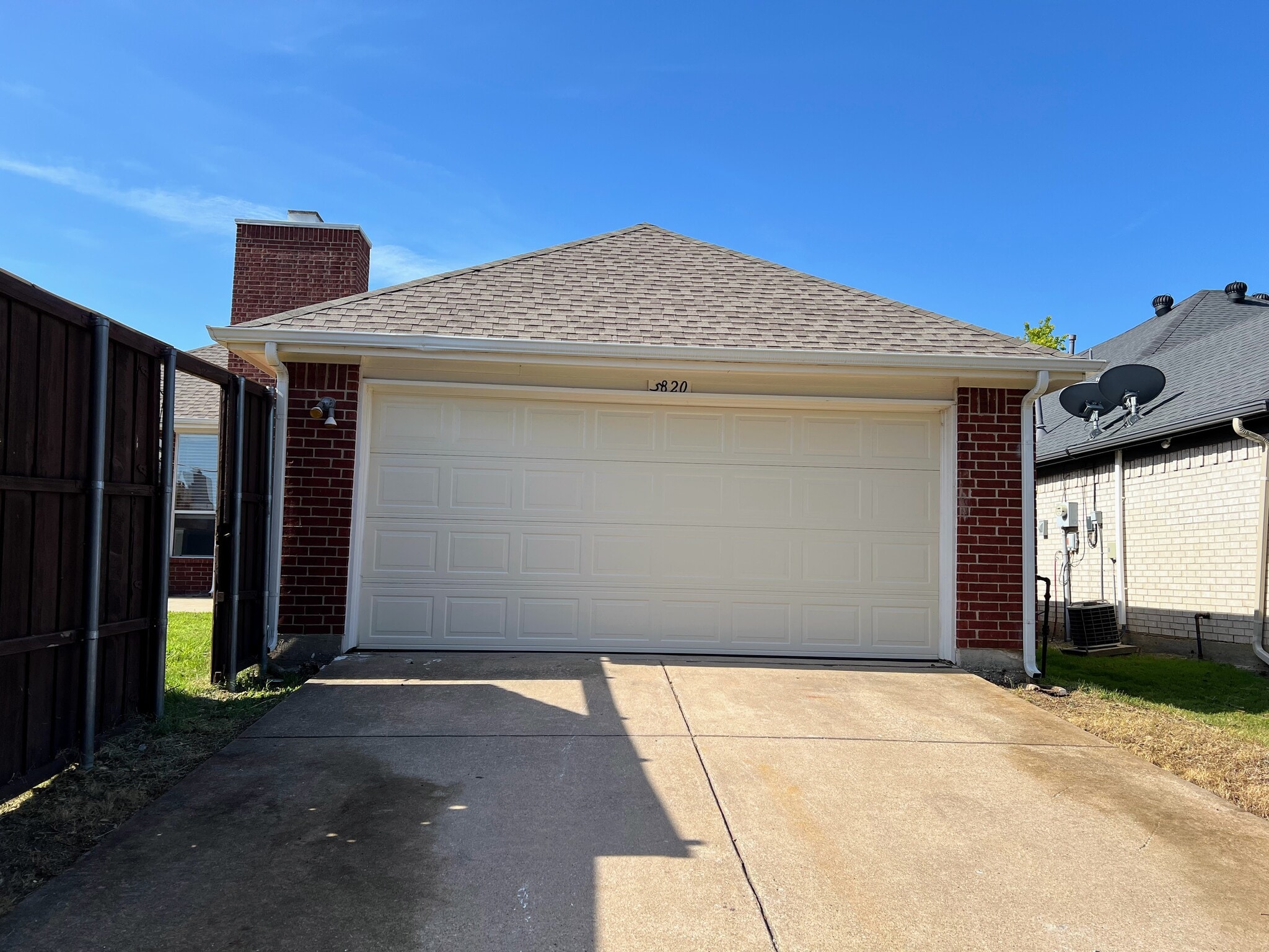 Building Photo - 5820 Chatham Ln
