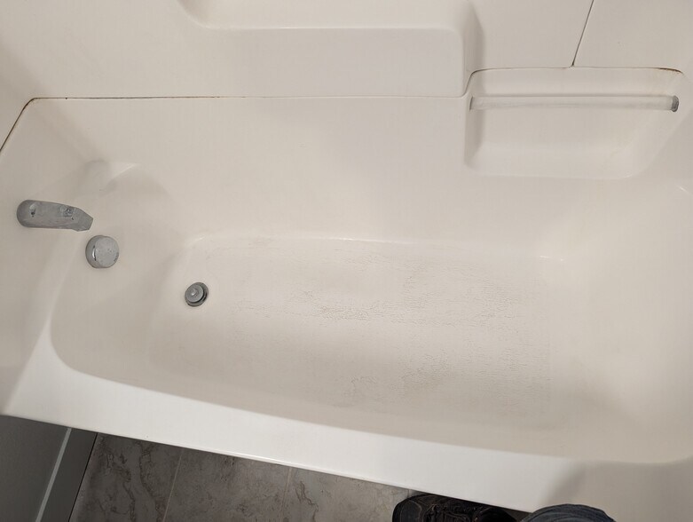 Building Photo - 207 3rd St S