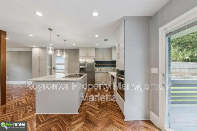 Building Photo - 2274 Edgemore Dr SE