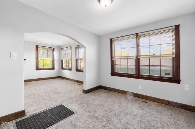 Building Photo - 109 Lincoln Ct