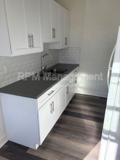 Building Photo - 1523 N McCadden Pl