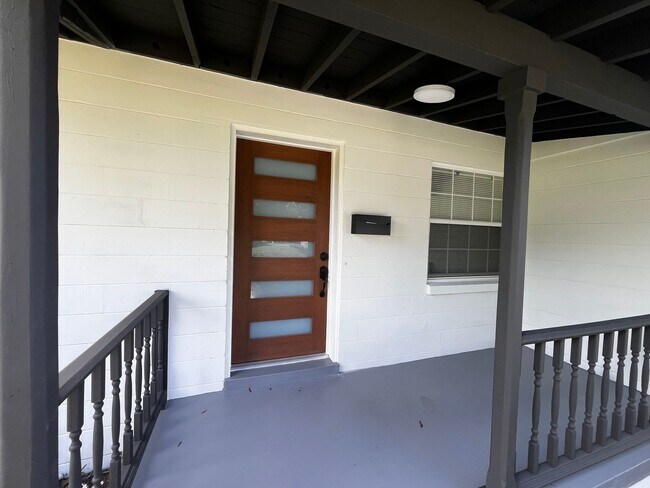Building Photo - 1606 Overlake Ave