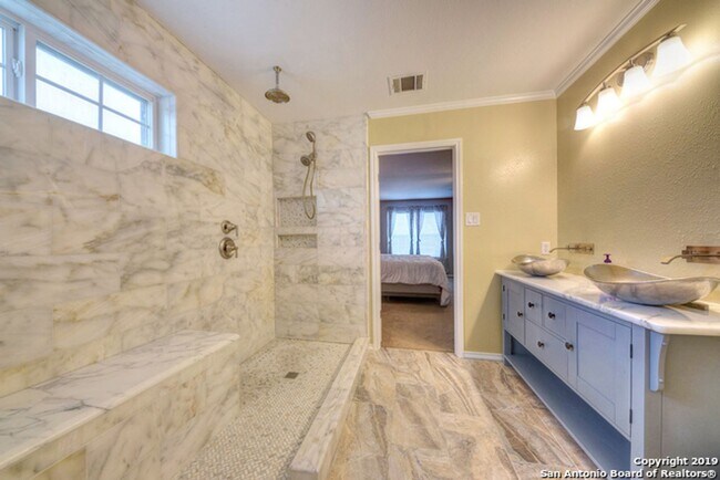 Building Photo - 3 Bedroom/2.5 Bathroom Home Located in Bentwood Ranch