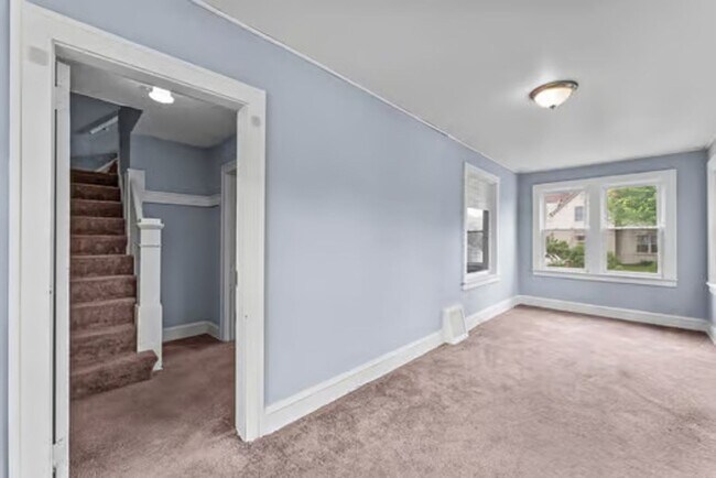 Building Photo - 3003 California St NE