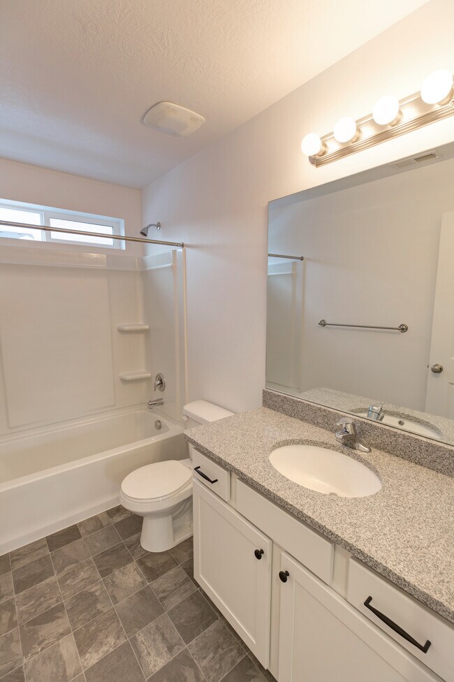 2nd bathroom - 3011 South Red Pine Drive