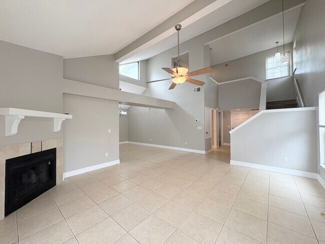 Building Photo - ~ Beautiful 3B/2.5B Lake Mary Home ~ Carpe...