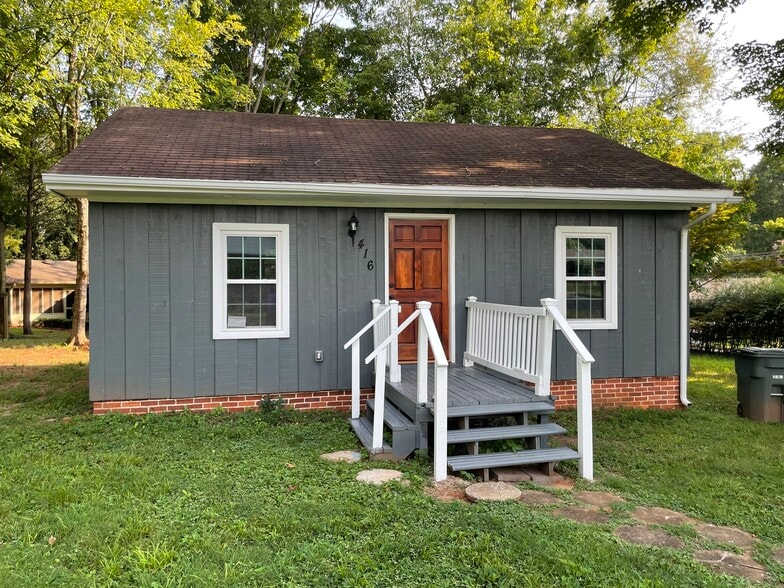 Building Photo - 416 Hillmont Dr NW