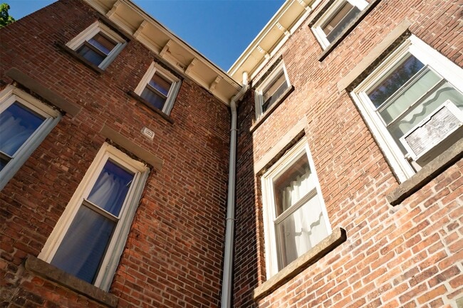 Building Photo - 175 Liberty St