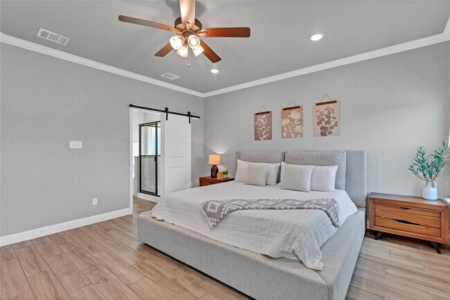 Building Photo - 8508 Glade Dr