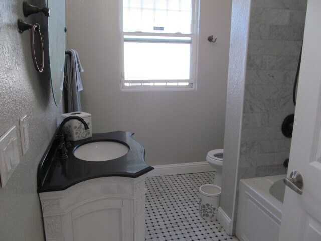 Building Photo - 2807 Filbert St