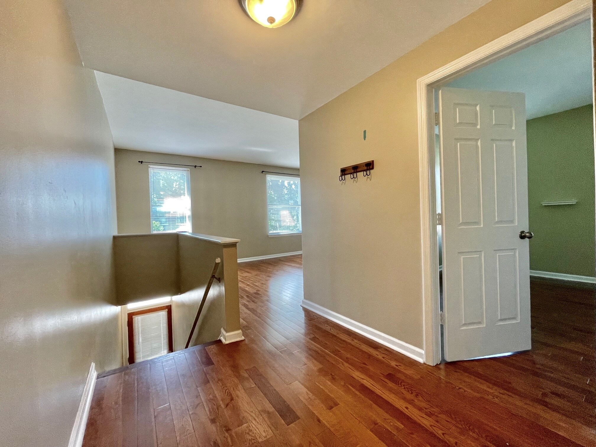 Building Photo - 4139 Castleman Ave 2W