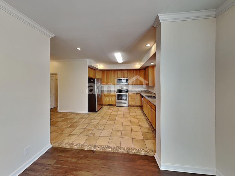 Building Photo - 1205 Chapmans Retreat Dr