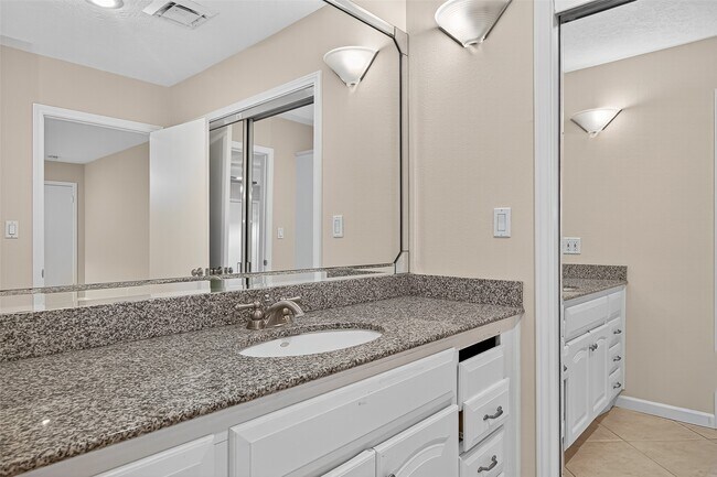 Building Photo - 7223 Alderney Dr