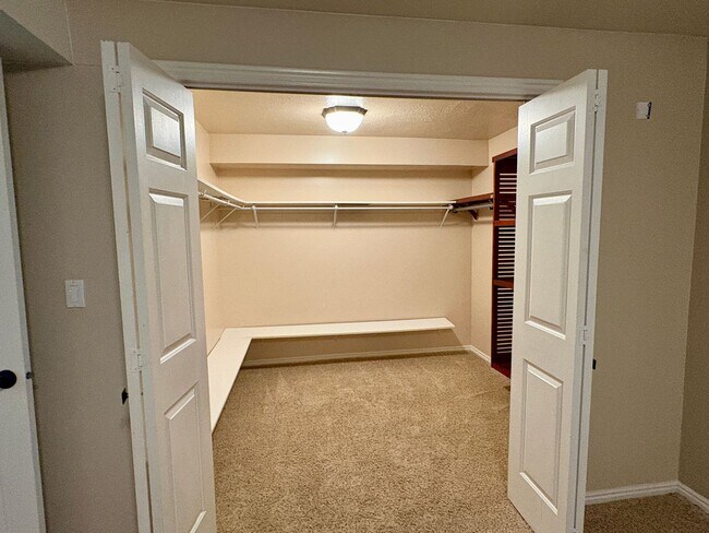 Building Photo - 1453 E Vintry Cir