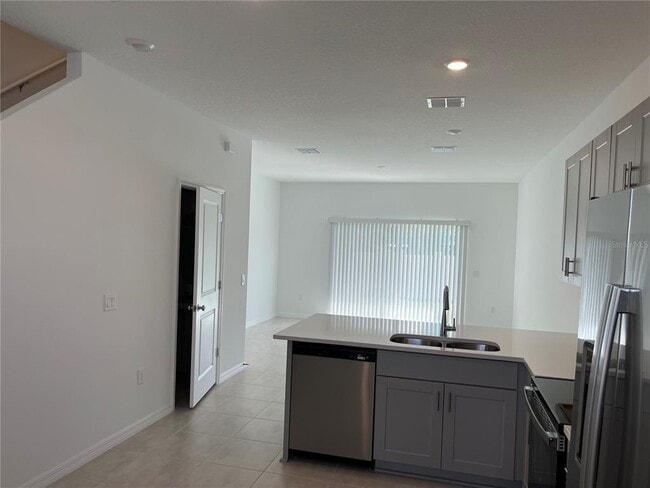 Building Photo - 2995 Skyline Lp