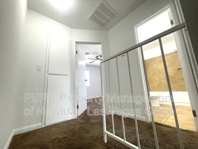 Building Photo - 3512 Rio Robles Dr