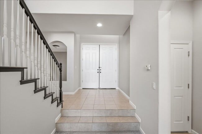 Building Photo - 121 Conner Cir