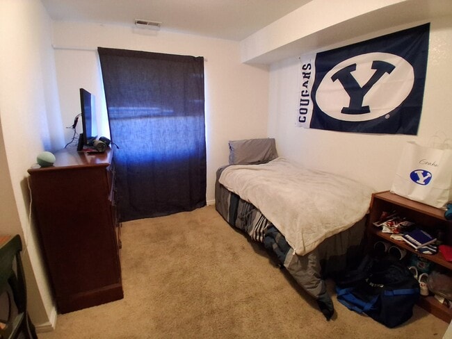 Building Photo - 146 W 1230 N St