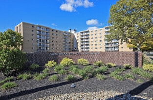 Westbrook Village Apartments in Brooklyn OH - Westbrook Village