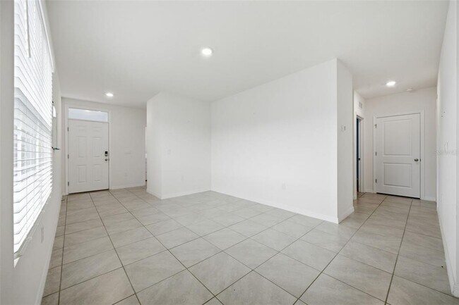 Building Photo - 34118 Jasper Stone Dr