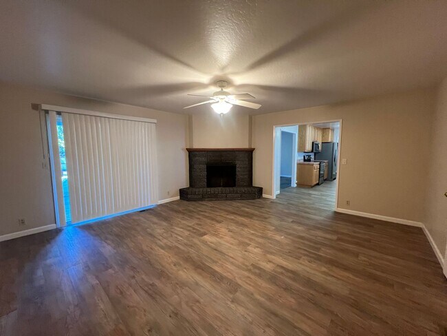 Building Photo - Rincon Valley Three Bedroom Home