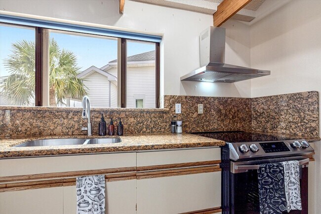 Building Photo - 164 Bora Dr