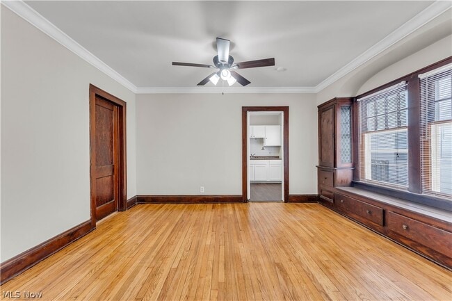 Building Photo - 9609 Sladden Ave