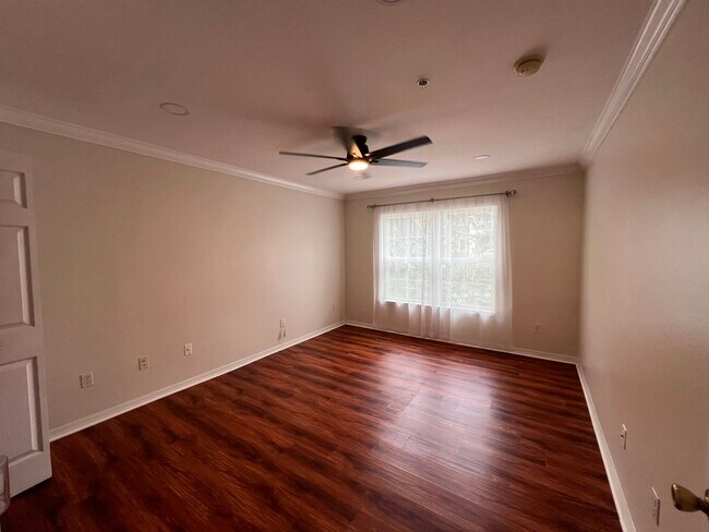 Building Photo - Great Condo for rent!