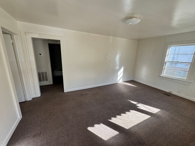 Building Photo - 2/1 in City of Shelby