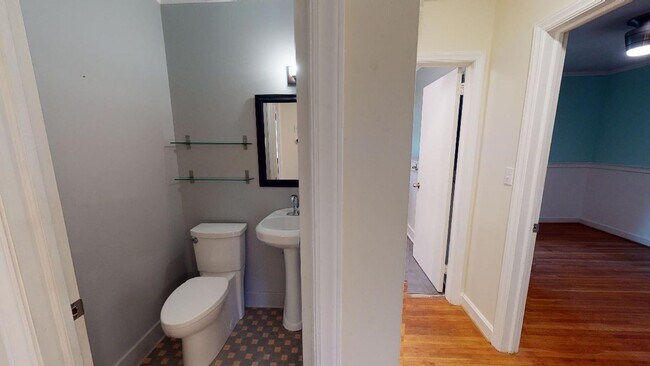 Building Photo - 419 Webster Pl