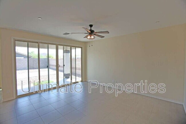 Building Photo - 13251 W Dale Ln