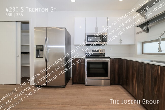 Building Photo - 4230 S Trenton St