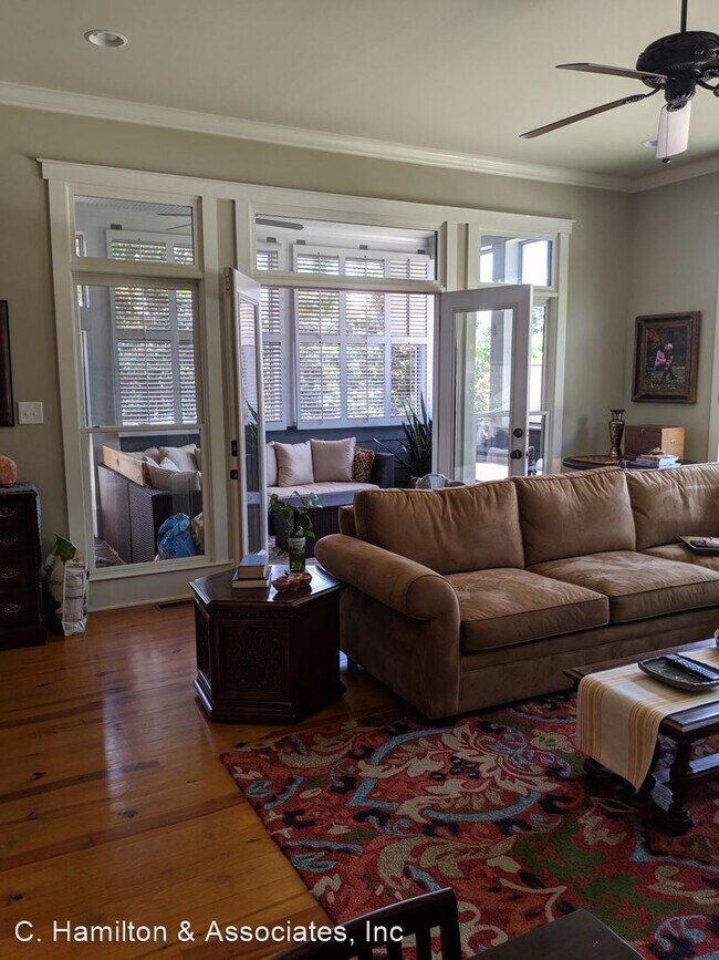 Building Photo - 3 br, 2.5 bath House - 68 Charter Oak Dr
