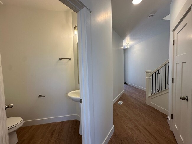 Building Photo - 5228 Acacia Dr
