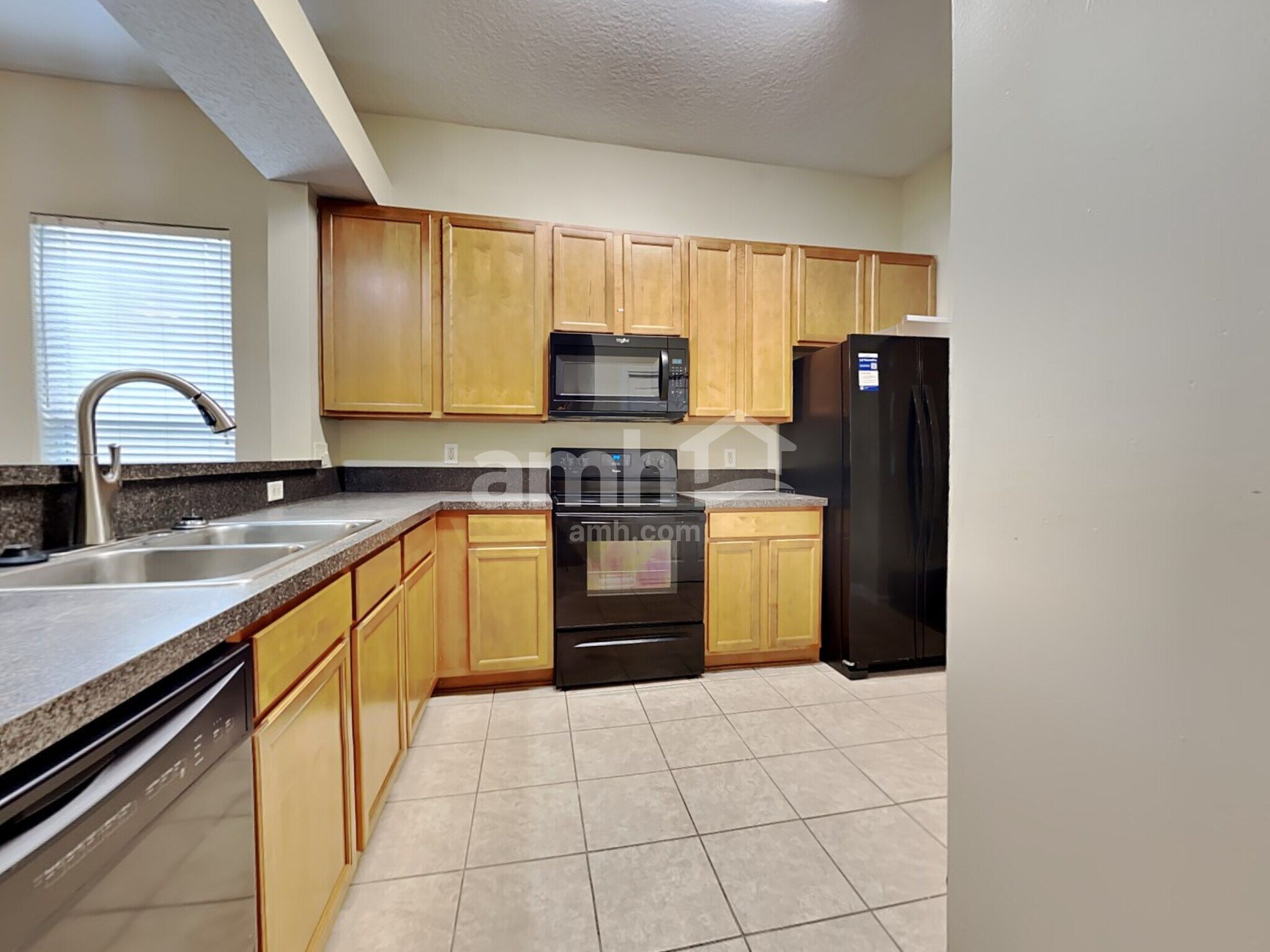 Building Photo - 3855 Westridge Dr