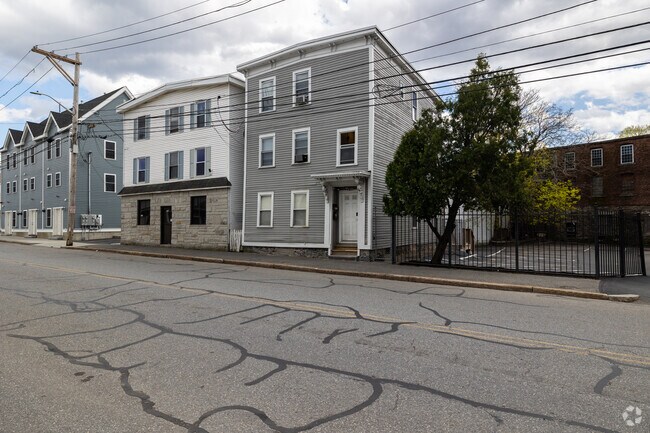 420 Broadway St Lowell, MA - 420 Broadway St