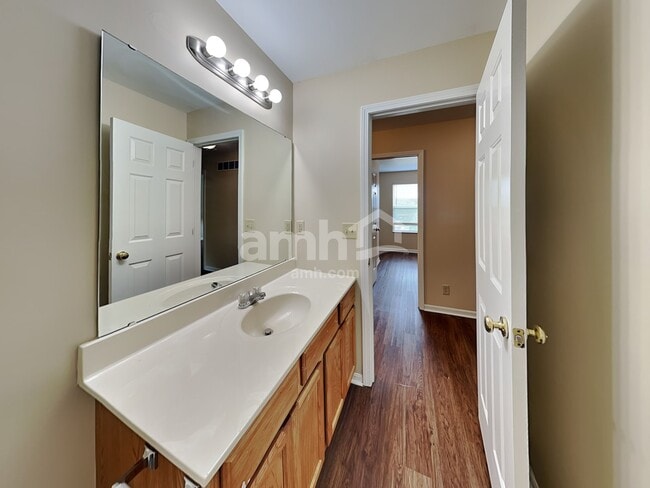 Building Photo - 10550 Williamswoods Dr