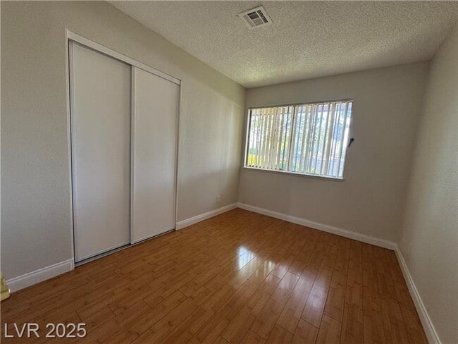 Building Photo - 6121 Meadow Haven Ln