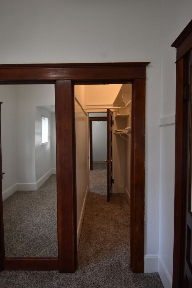 Building Photo - Cozy 2-Bedroom Home Near West Albany High School!