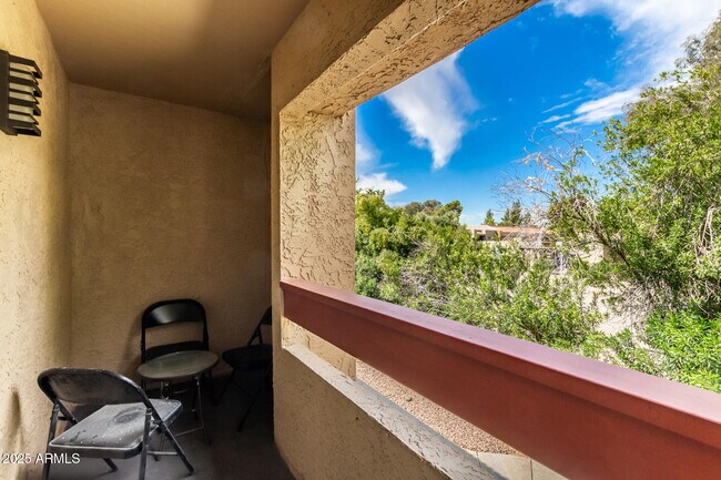Building Photo - 3131 W Cochise Dr